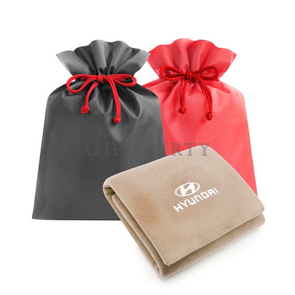 汽車贈品,汽車禮品,客製毛毯冷氣毯刺繡LOGO,Customized blanket air conditioner embroidery LOGO