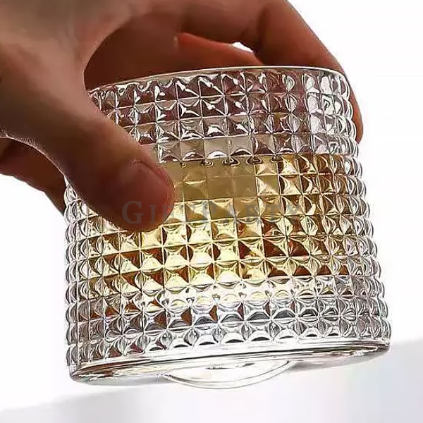 Revolving whiskey glass,旋轉威士忌杯酒杯