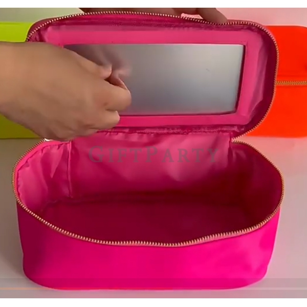 化妝包禮品,盥洗包贈品,客製洗漱包,旅行收納包,彩妝品牌贈品,百貨贈品,企業禮品,行銷禮贈品,品牌推廣包,客製化收納包,大容量化妝包